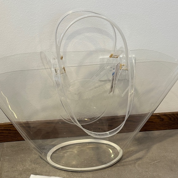 Veronica Beard Large Crest Market Tote Transparent with Embossed Logo - Picture 7 of 12